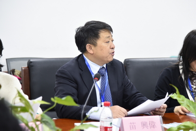 91直播
外文学院院长苗兴伟教授开幕式致辞